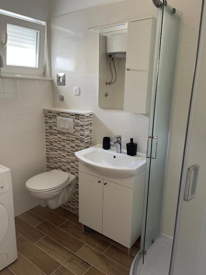 Apartman Solin 2, Parking Apartment ภายนอก รูปภาพ